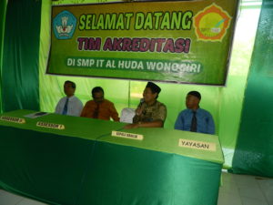 akreditasi SMPIT