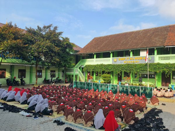 Satu Pekan Dibuka, Kursi Indent Siswa Baru Tembus 100 Pendaftar