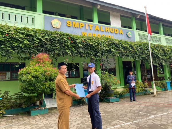 Upacara Bendera Merah Putih Rutin