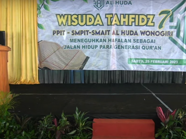 Wisuda Tahfidz Santri PPIT Al Huda