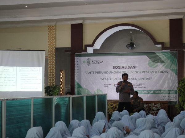 Sosialisasi Anti Perundungan dan Tata Tertib Berlalu Lintas & Jumat Curhat Polres Wonogiri