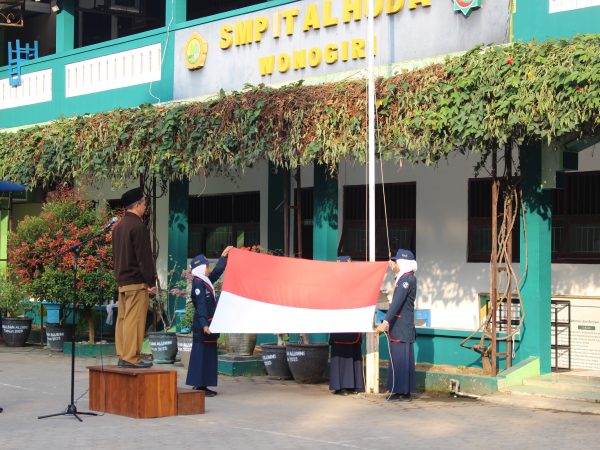 Upacara Bendera Merah-Putih Rutin