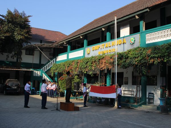Upacara Bendera Merah Putih Rutin
