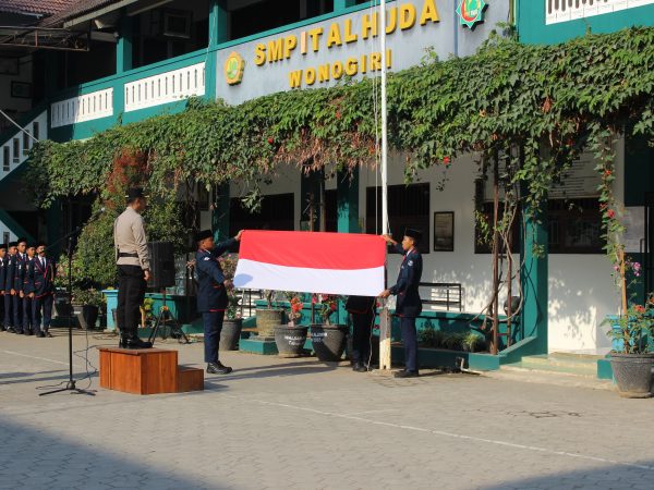 Upacara Bendera Bersama Polres!