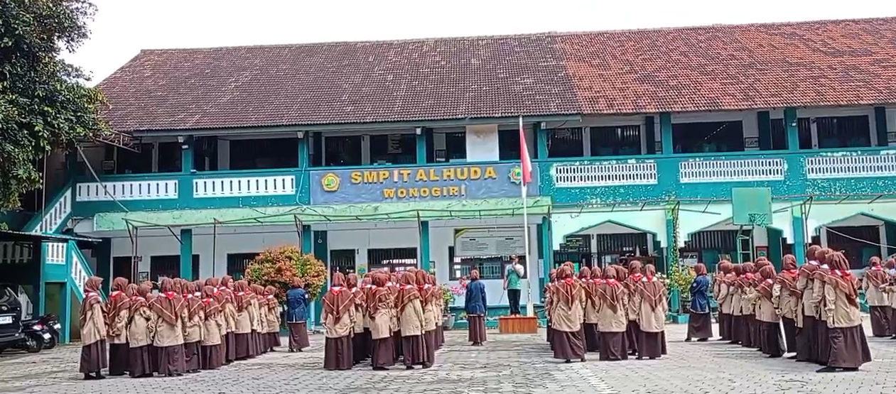 Simulasi Gempa SMPIT Al Huda!