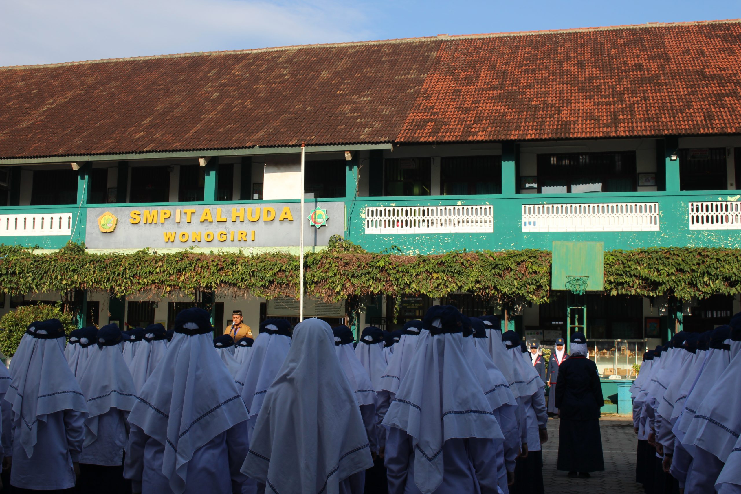 Serunya! Pekan literasi bersama OSIS 17 Serunya! Pekan literasi bersama OSIS 17